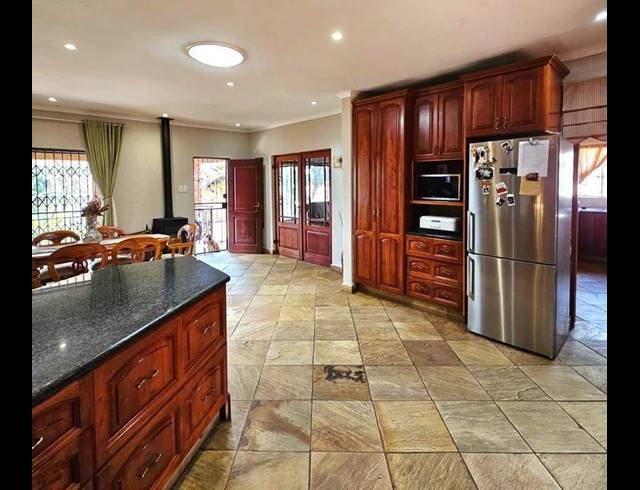 4 BEDROOM HOUSE FOR SALE IN NOORDHEUWEL